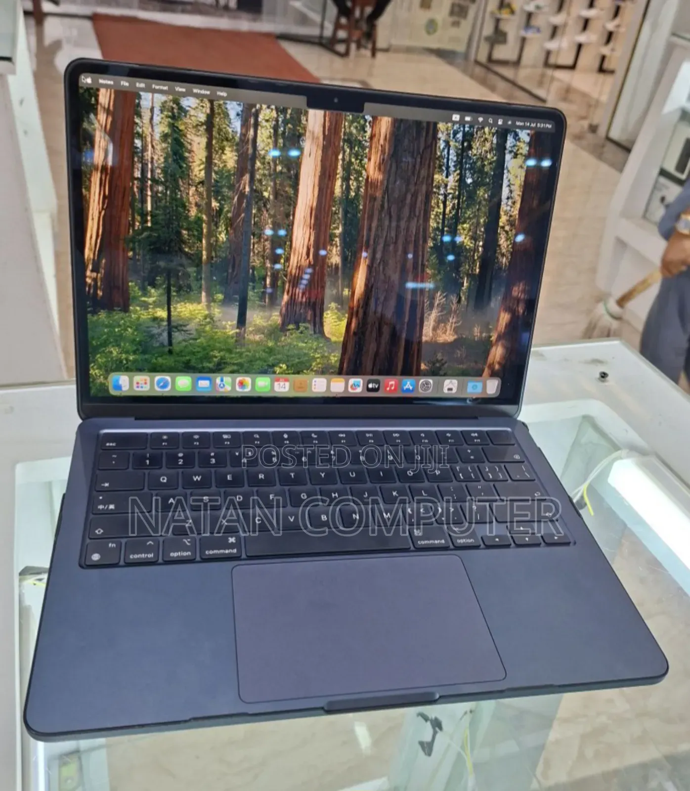 New Laptop Apple MacBook Air 2022 M2 8GB Apple M1 SSD 256GB