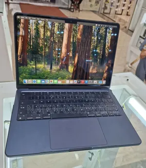 New Laptop Apple MacBook Air 2022 M2 8GB Apple M1 SSD 256GB