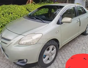 Photo - Toyota Yaris 2006 Silver