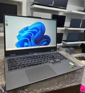 New Laptop Lenovo 16GB AMD Ryzen 5 SSD 512GB