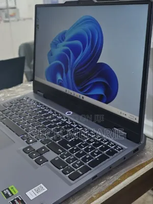 New Laptop Lenovo LOQ 15IRH8 24GB AMD Ryzen 5 SSD 512GB
