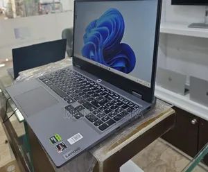 New Laptop Lenovo LOQ 15IRH8 24GB AMD Ryzen 5 SSD 512GB