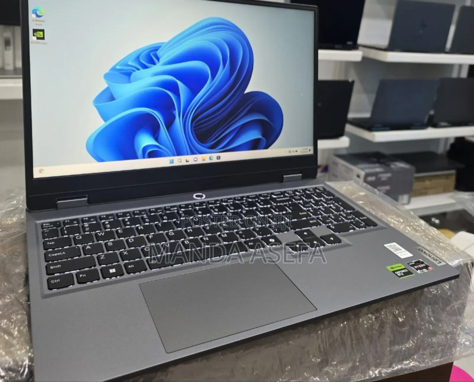 New Laptop Lenovo LOQ 15IRH8 24GB AMD Ryzen 5 SSD 512GB