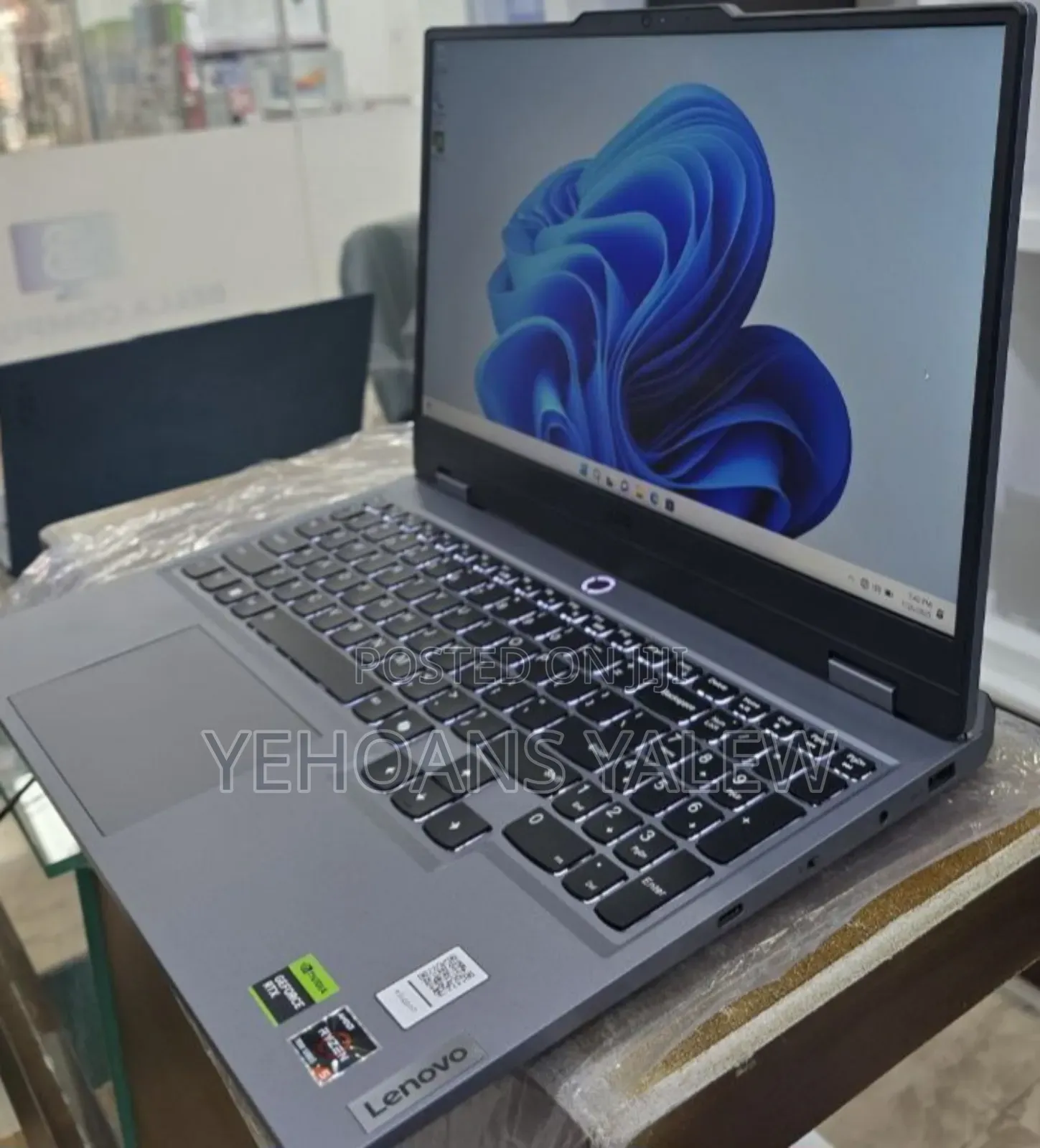 New Laptop Lenovo LOQ 15ARP9 24GB AMD Ryzen 5 SSD 512GB