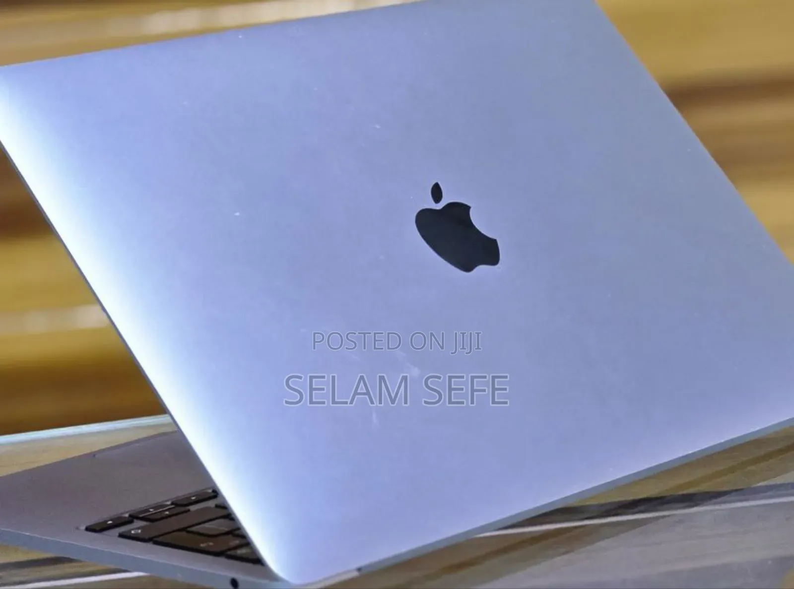 New Laptop Apple MacBook Pro 2022 M2 8GB SSD 256GB