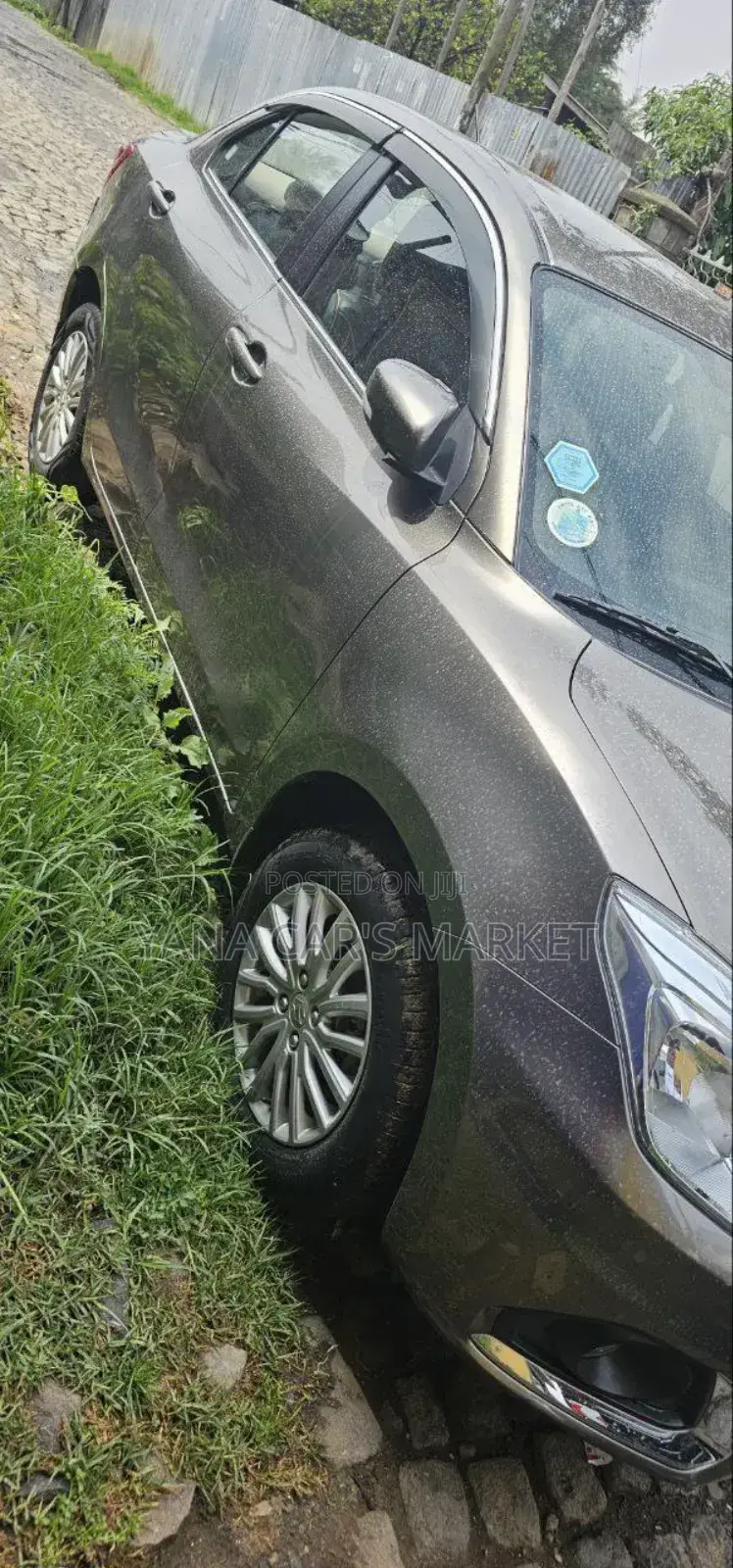 New Suzuki Dzire 2022 Gray