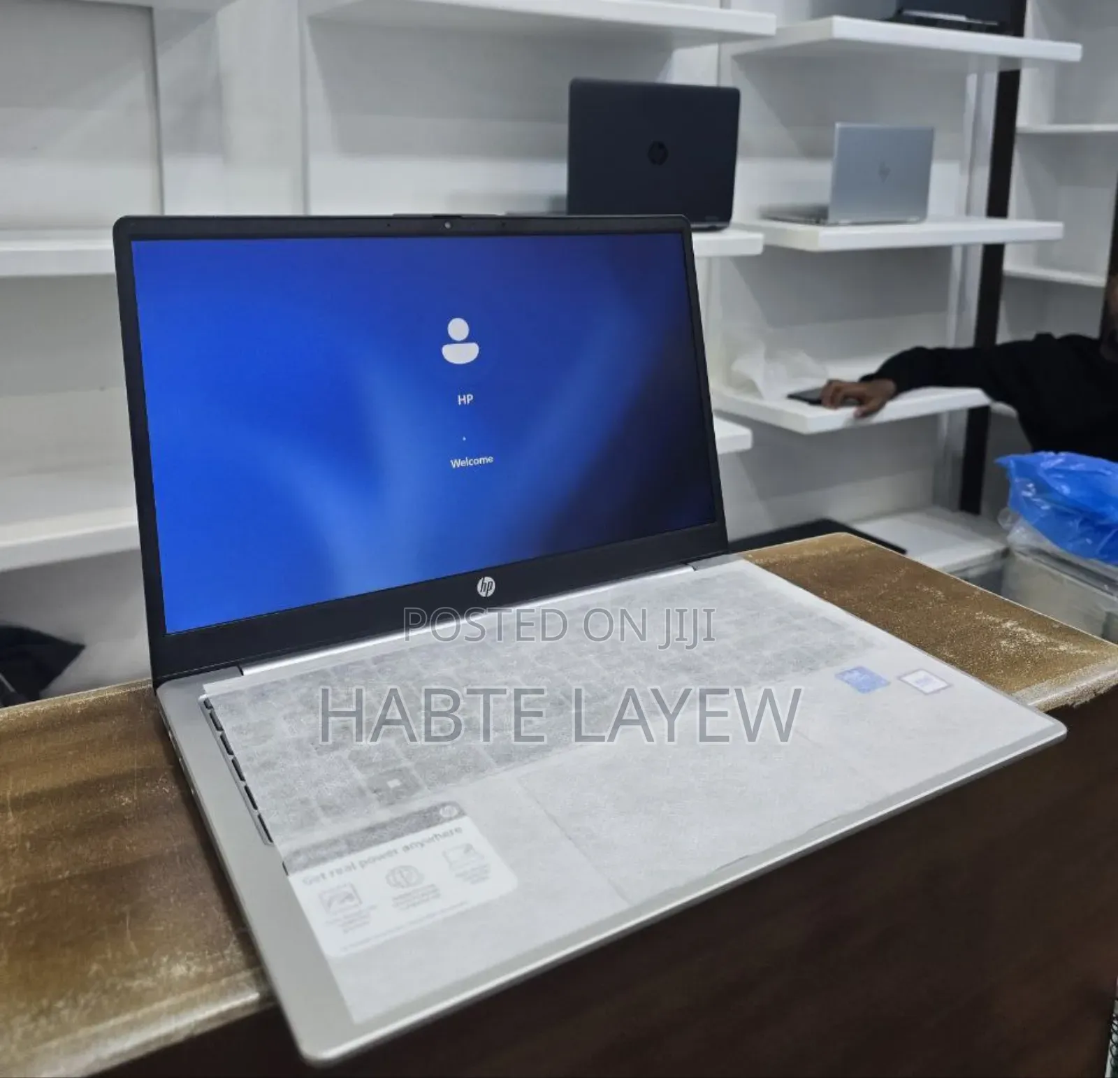 New Laptop HP 14-Dq1025cl 12GB Intel Core M3 SSD 512GB