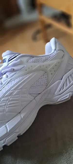 Men Sneakers Size 11