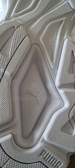 Men Sneakers Size 11