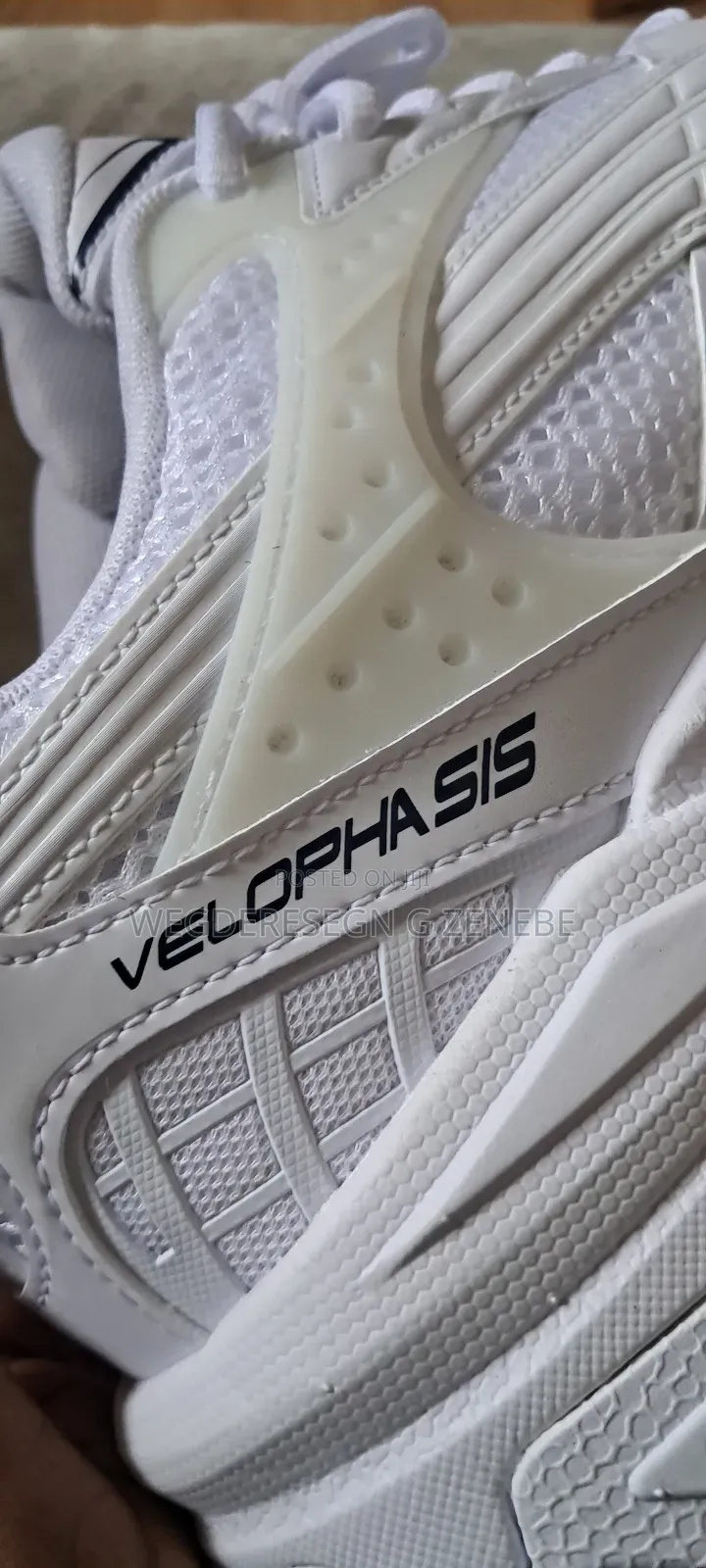 Men Sneakers Size 11