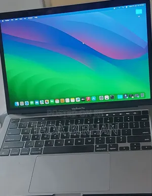 Photo - New Laptop Apple MacBook Pro 2022 M2 8GB Intel Core M2 SSD 256GB