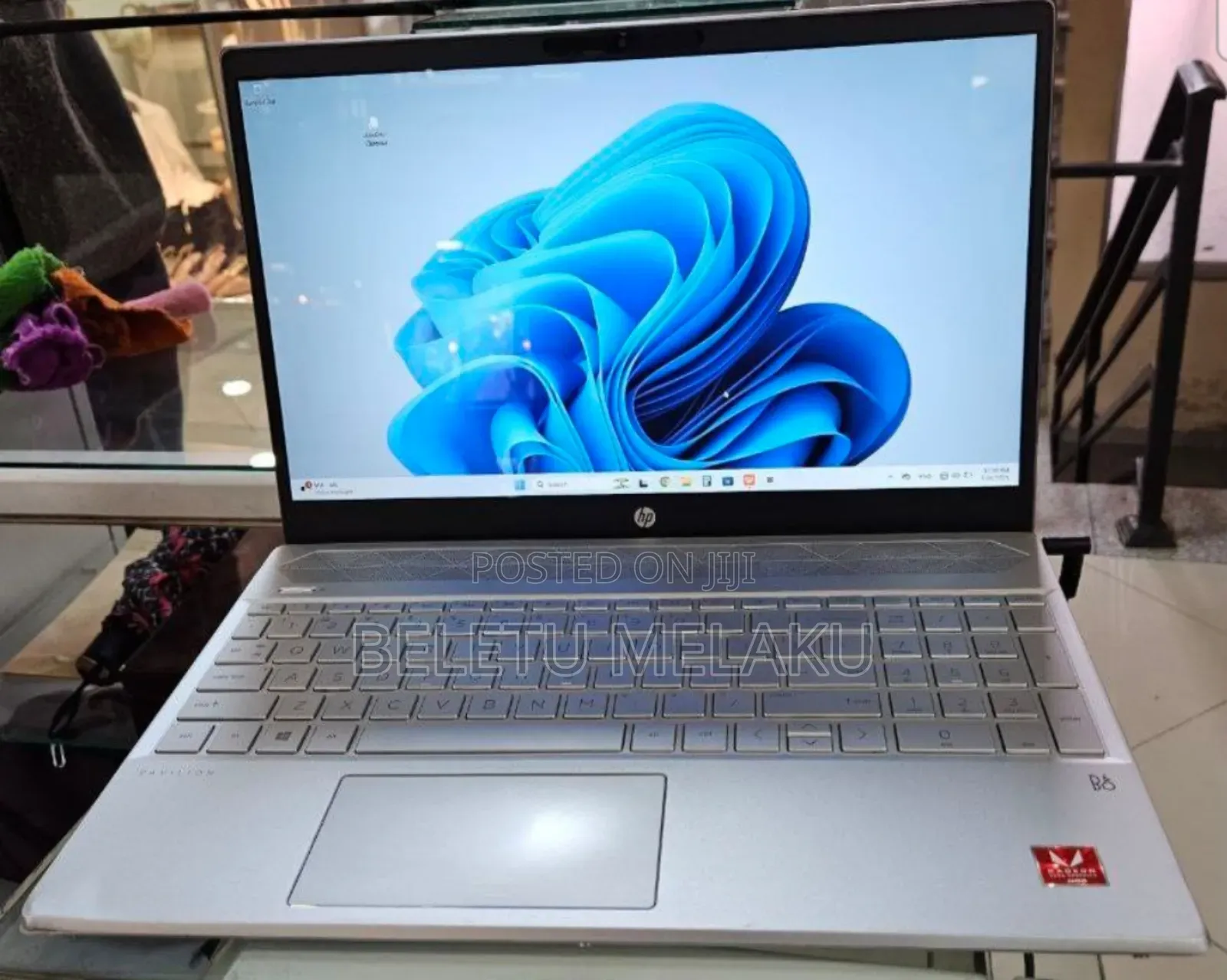 New Laptop HP Pavilion 15 8GB AMD Ryzen 3 SSD 256GB