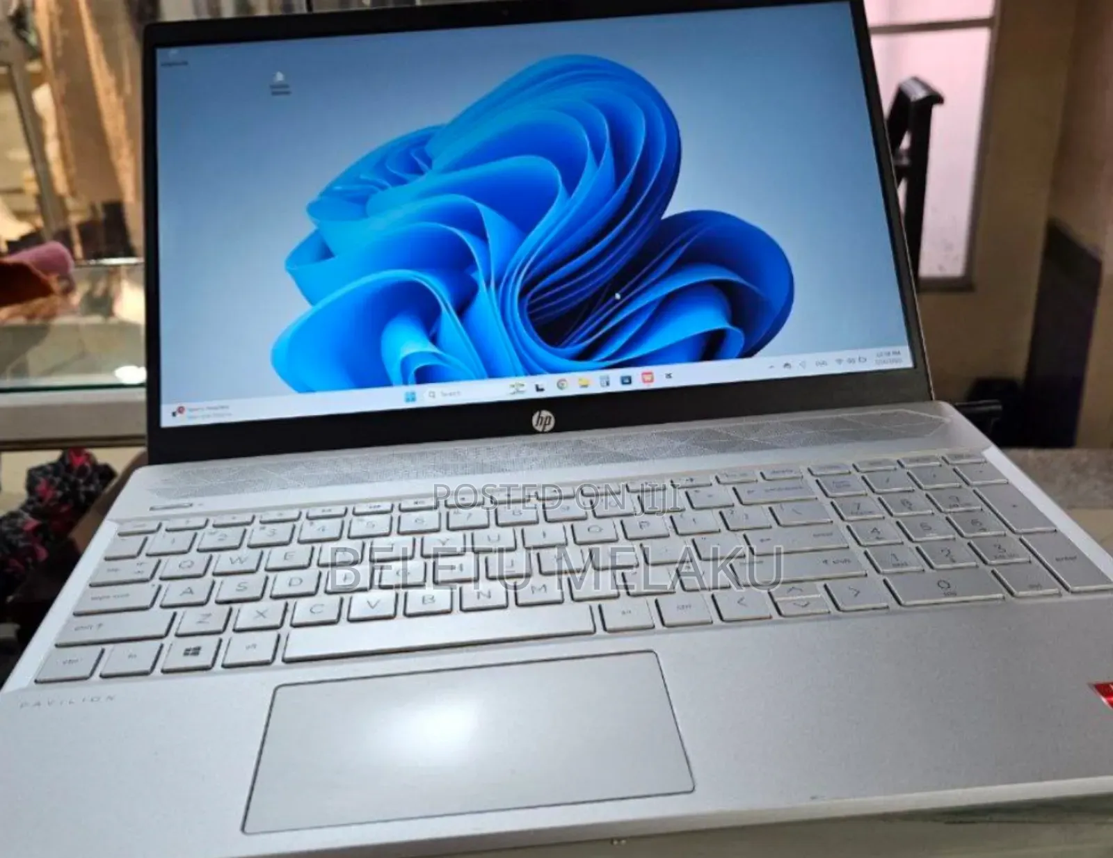 New Laptop HP Pavilion 15 8GB AMD Ryzen 3 SSD 256GB