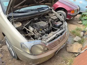 Photo - Toyota Corolla 2003 Gold