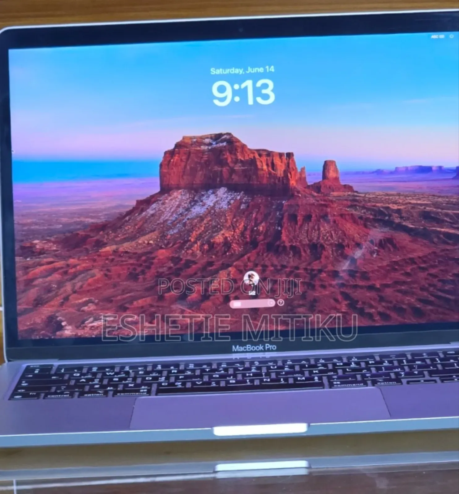 New Laptop Apple MacBook Pro 2022 M2 8GB SSD 512GB