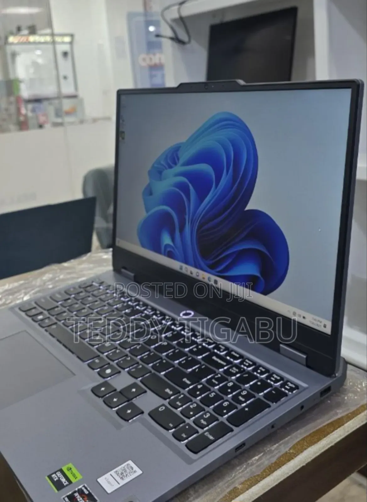 New Laptop Lenovo Legion 5 24GB AMD Ryzen 5 SSD 512GB