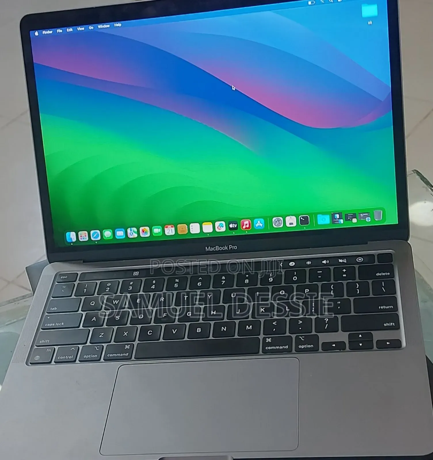 New Laptop Apple MacBook Pro 2022 M2 8GB Apple M2 SSD 256GB