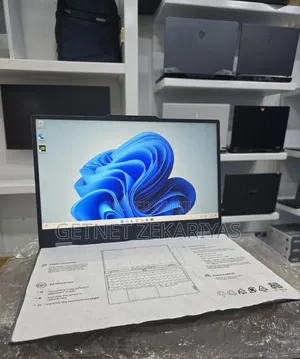 New Laptop Lenovo LOQ 15IRH8 24GB AMD Ryzen 7 SSD 512GB