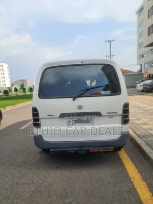 Toyota HiAce 2001 White