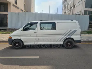 Toyota HiAce 2001 White