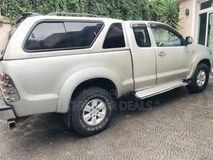 Toyota Hilux 2011 Silver