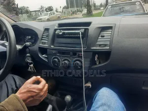 Toyota Hilux 2013 White