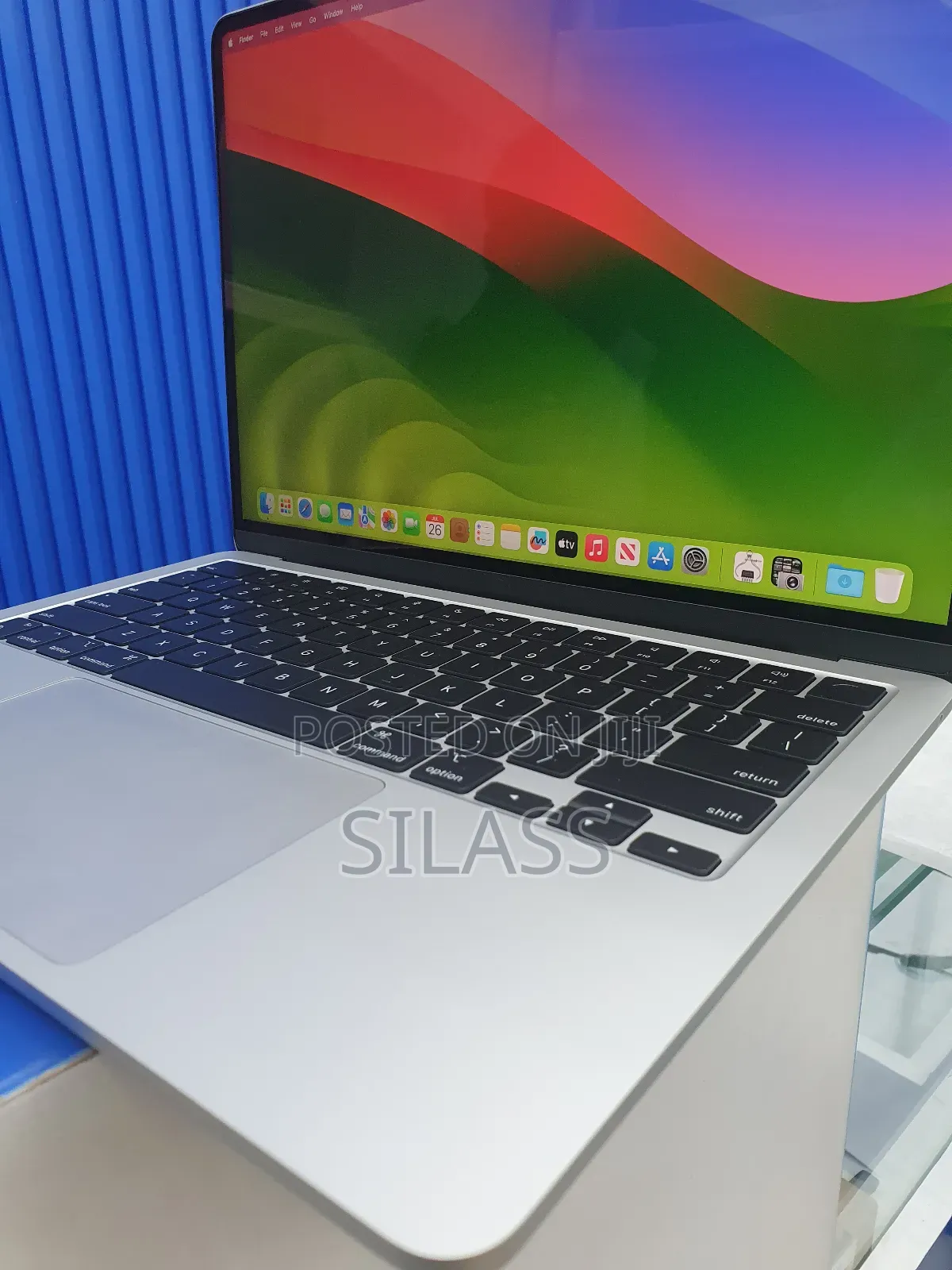New Laptop Apple MacBook Air 2024 M3 13-Inch 16GB Apple M3 SSD 512GB