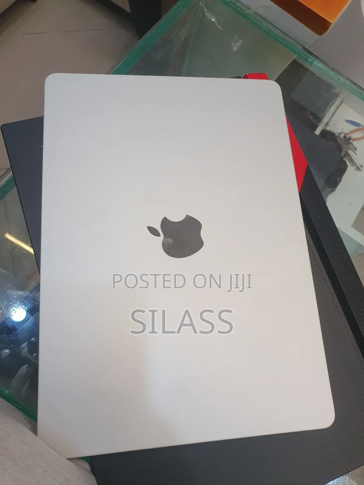 New Laptop Apple MacBook Air 2024 M3 13-Inch 16GB Apple M3 SSD 512GB