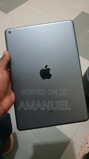 Apple iPad 10.2 (2021) 64 GB Gray