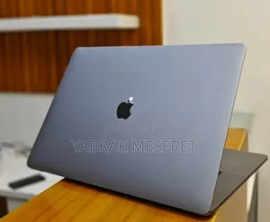 New Laptop Apple MacBook Pro 2019 16GB Intel Core I7 SSD 512GB