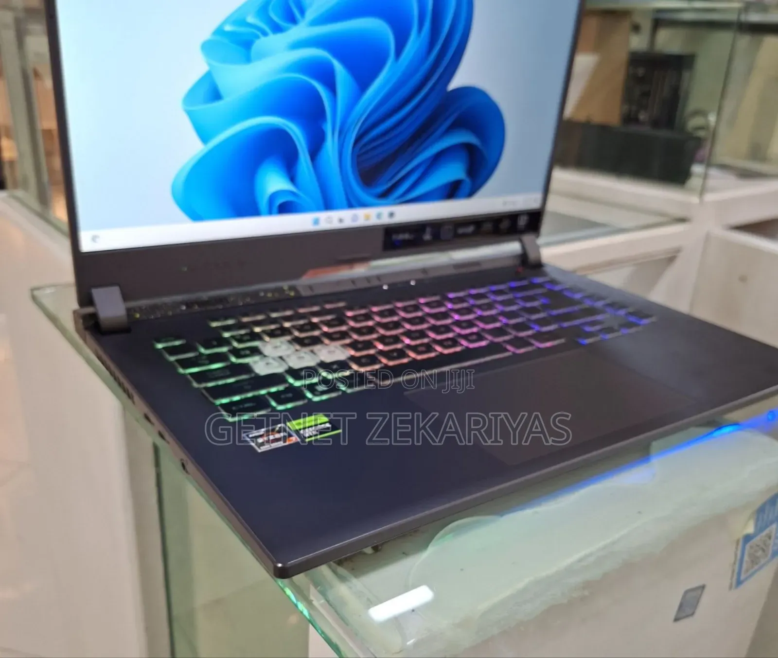 New Laptop Asus ROG Strix G15 16GB AMD Ryzen 7 SSD 1T