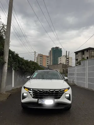 Photo - Hyundai Tucson 2021 White