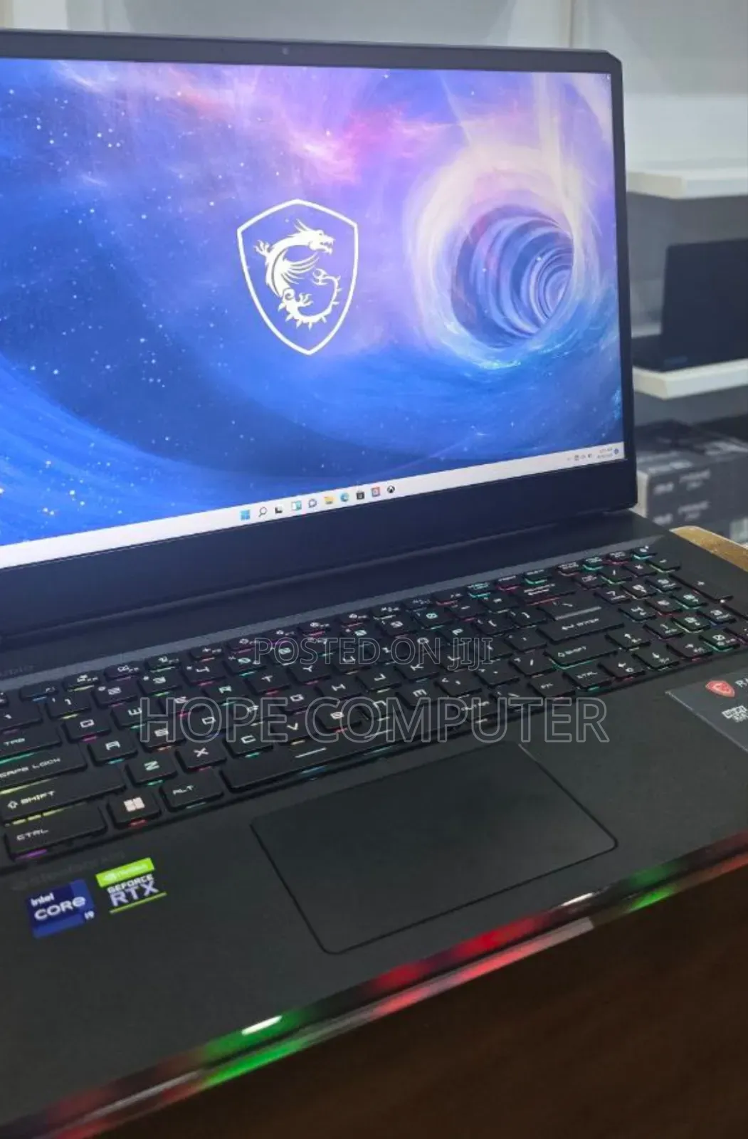 New Laptop MSI Raider GE76 12UGS 16GB Intel Core I9 SSD 1T