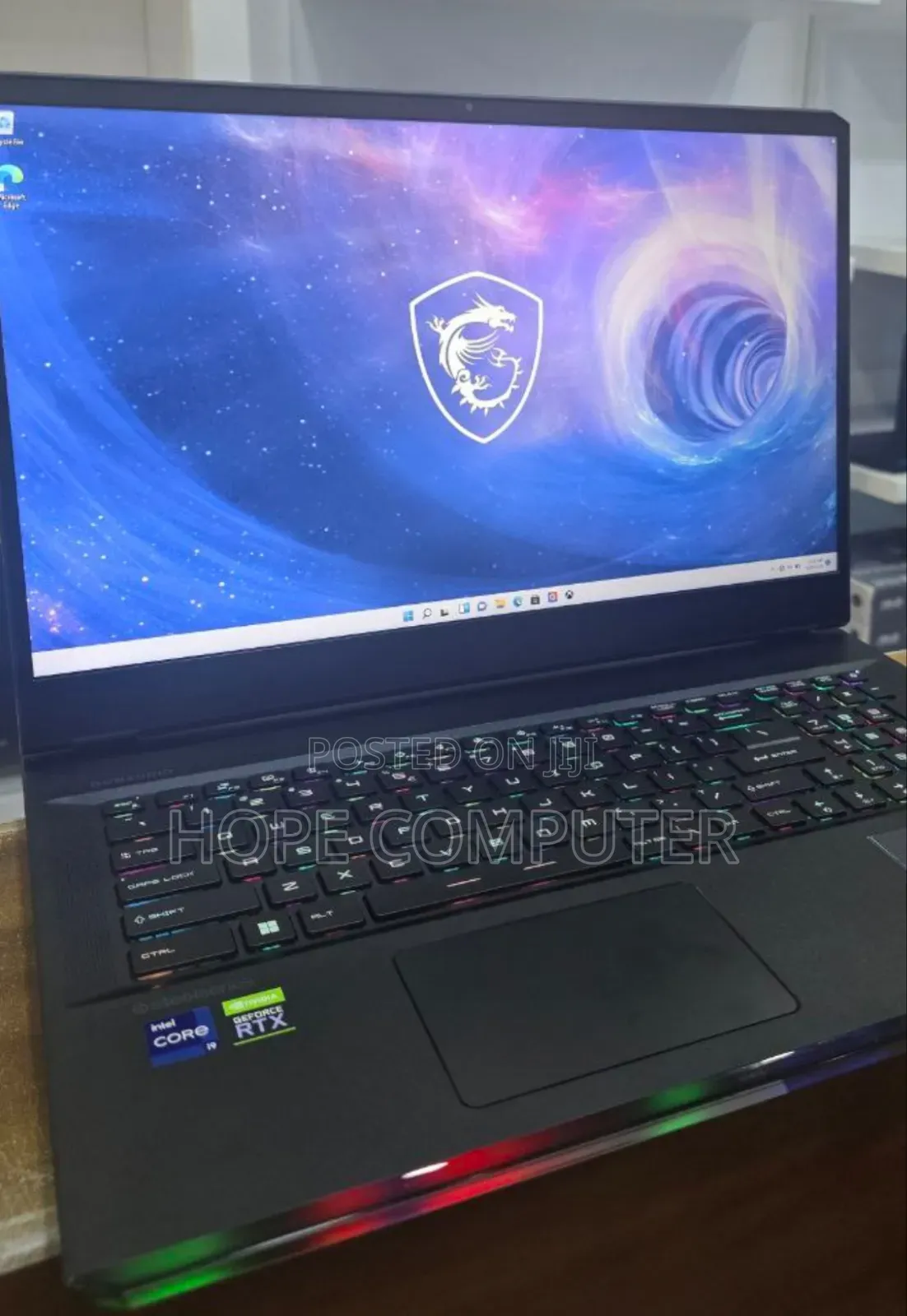 New Laptop MSI Raider GE76 12UGS 16GB Intel Core I9 SSD 1T