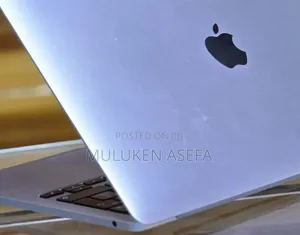 Photo - New Laptop Apple MacBook Pro 2019 8GB Apple M2 SSD 256GB