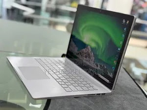 New Laptop Microsoft Surface 8GB Intel Core I5 SSD 256GB