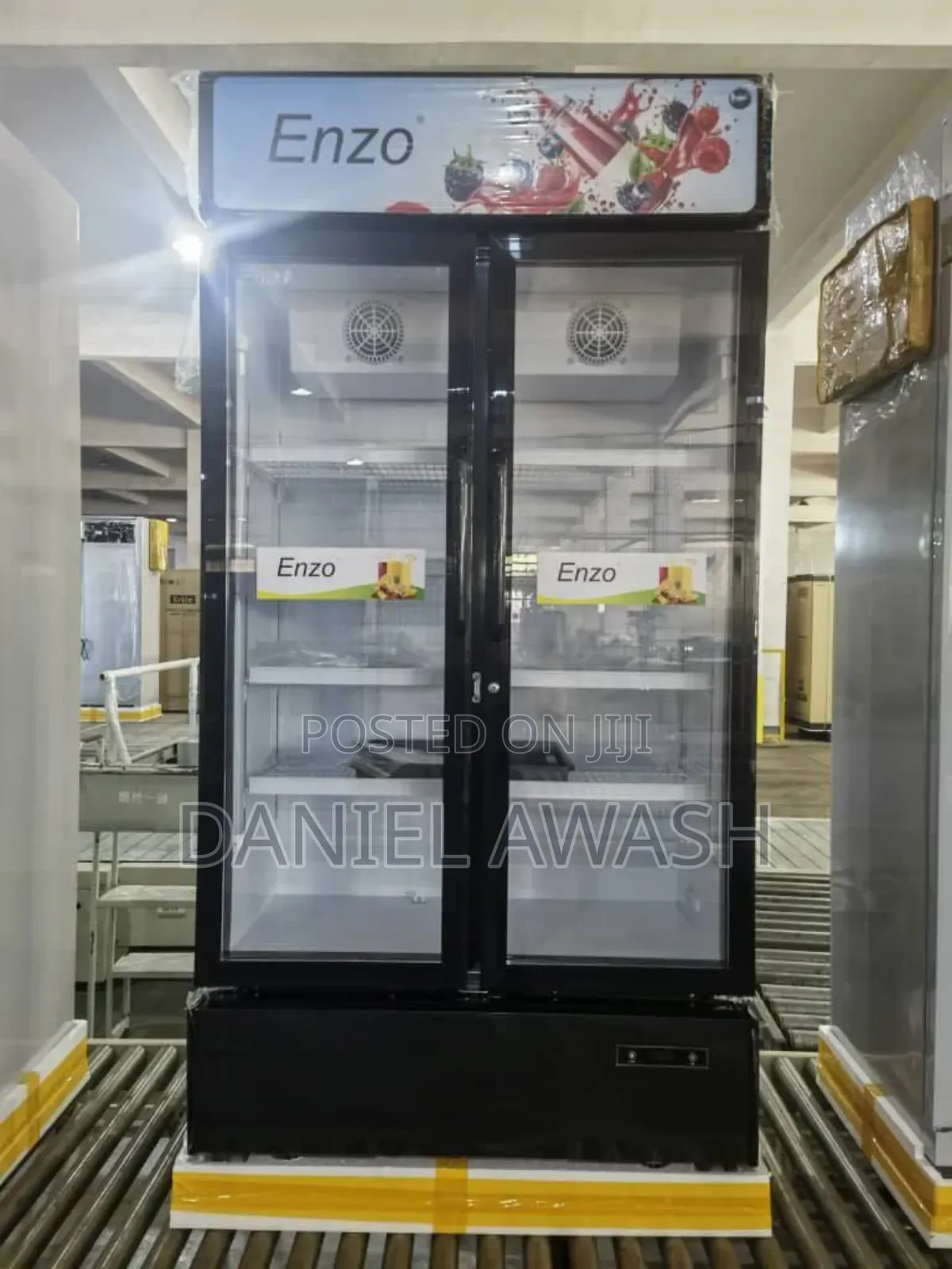Enzo Upper Showcase Refrigerator (ሾው ኬዝ ፍሪጅ ) 600 Litter