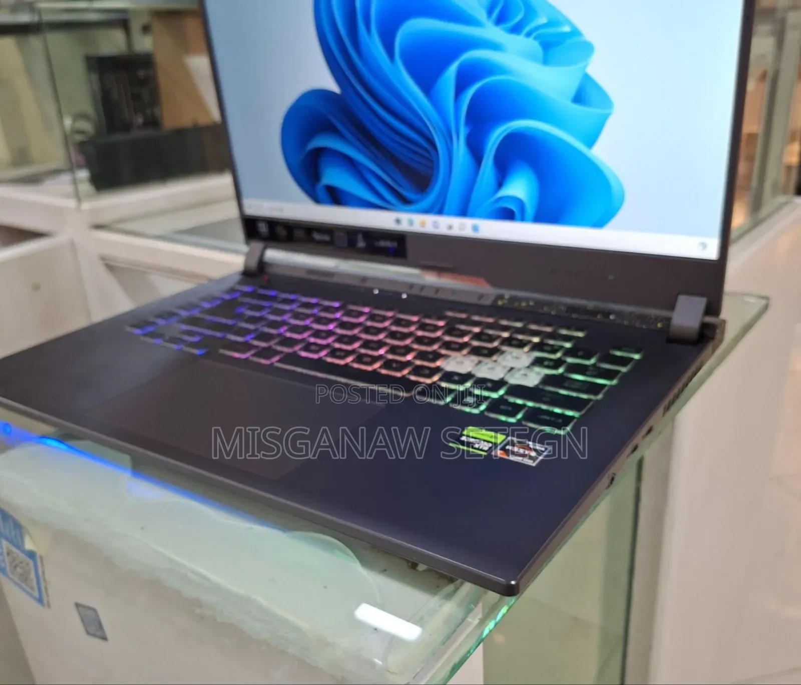 New Laptop Asus ROG Strix G15 16GB AMD Ryzen 7 SSD 1T