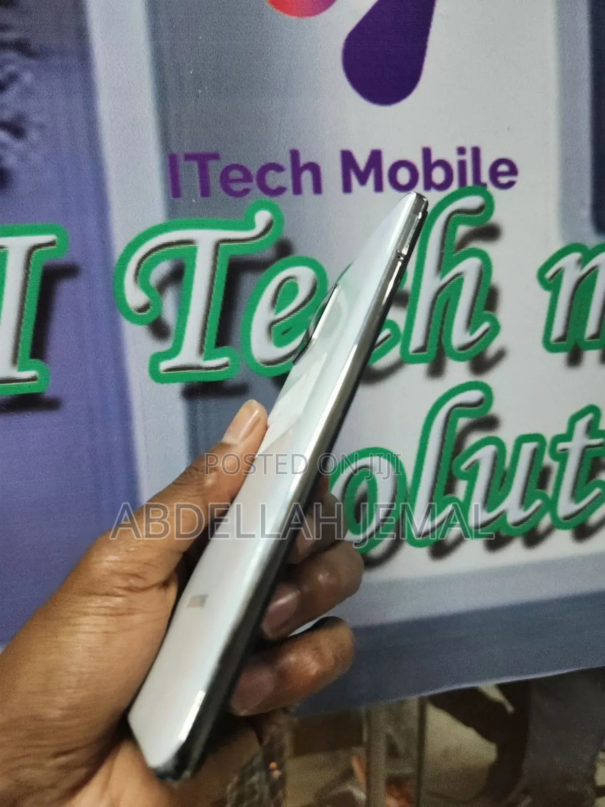 New Samsung Galaxy A71 128 GB White