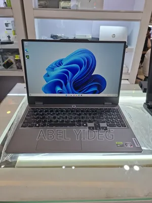 New Laptop Lenovo LOQ 15IRH8 24GB AMD Ryzen 5 SSD 512GB