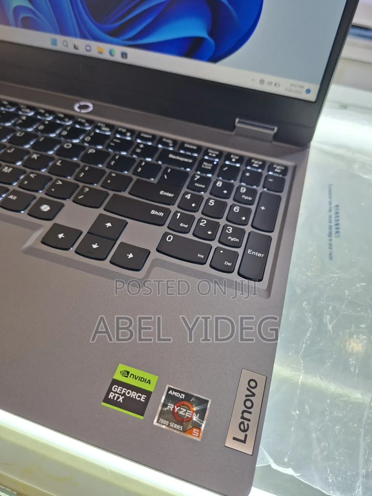 New Laptop Lenovo LOQ 15IRH8 24GB AMD Ryzen 5 SSD 512GB