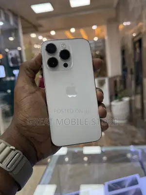 Photo - Apple iPhone 14 Pro 128 GB Silver