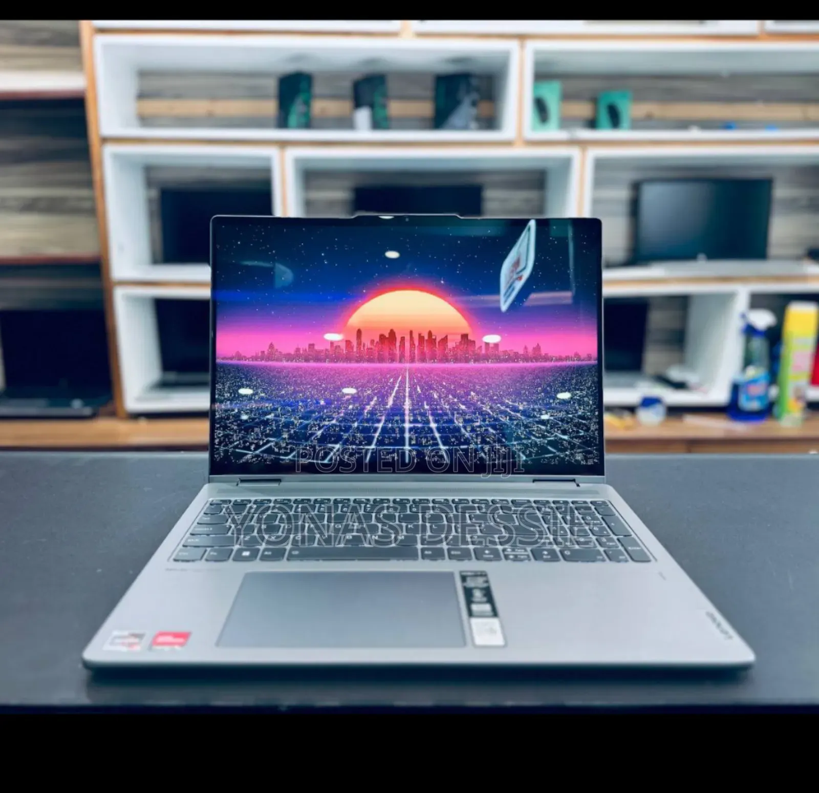 New Laptop Lenovo Yoga 7i 8GB AMD Ryzen 5 SSD 512GB