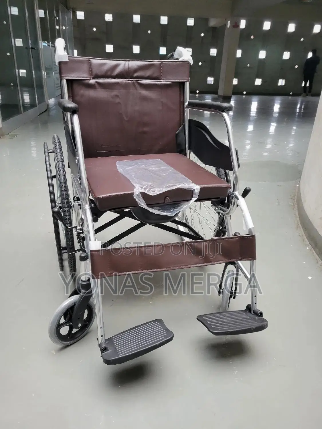 New Toilet Wheelchair罔脂wheelchair+ Waterproof Seat. Wilcher