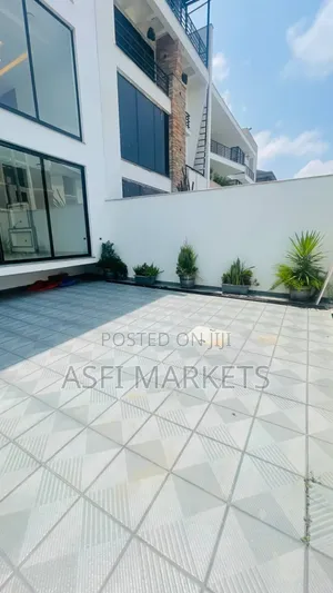 3bdrm House in Yeka for sale