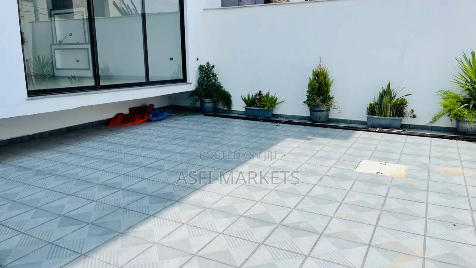 3bdrm House in Yeka for sale