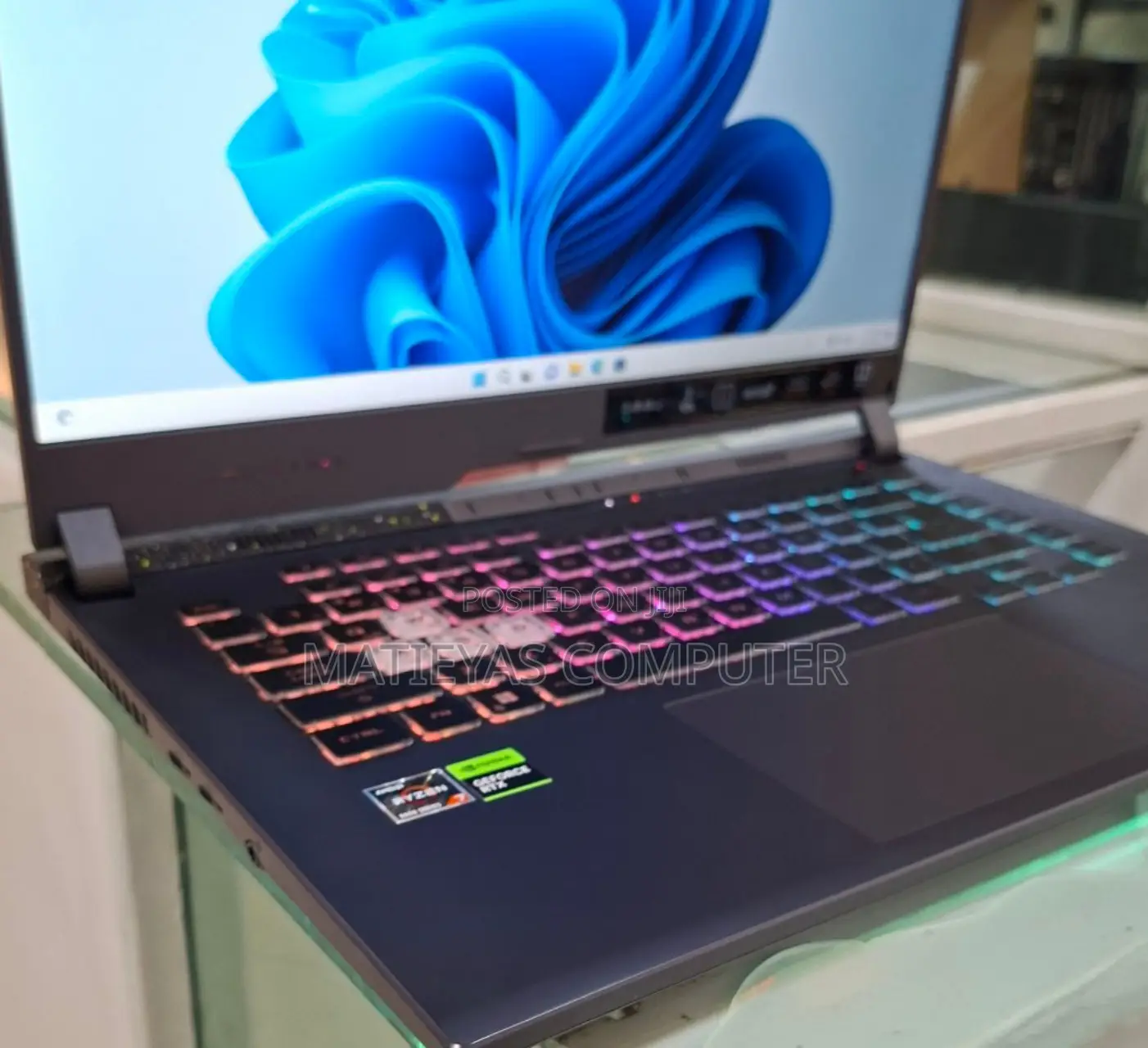 New Laptop Asus ROG Strix G15 16GB AMD Ryzen 7 SSD 1T