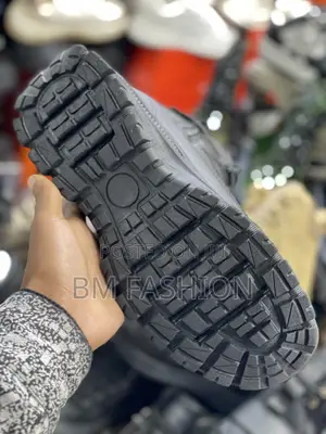 A533 Black Boots for Summer Upper Leather