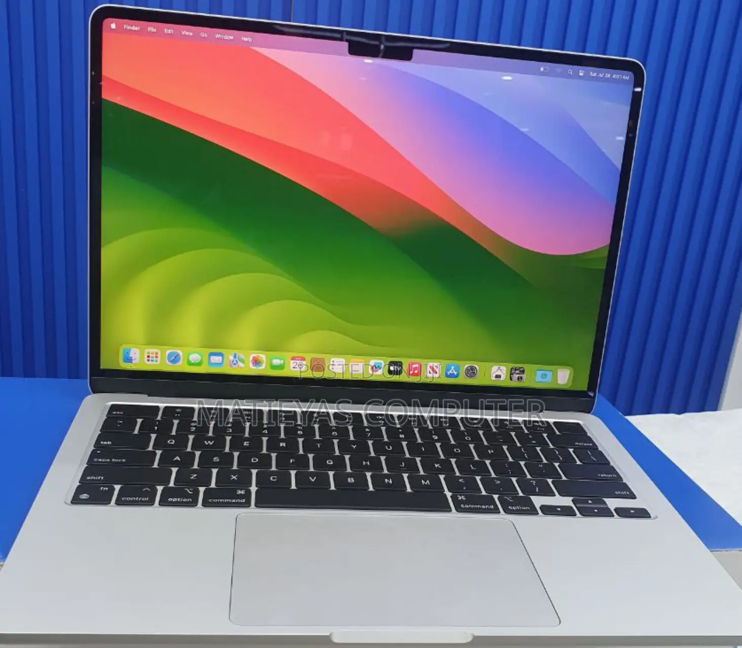 New Laptop Apple MacBook Air 2024 M3 13-Inch 16GB Apple M3 SSD 512GB