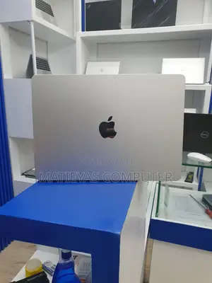 New Laptop Apple MacBook Air 2024 M3 13-Inch 16GB Apple M3 SSD 512GB